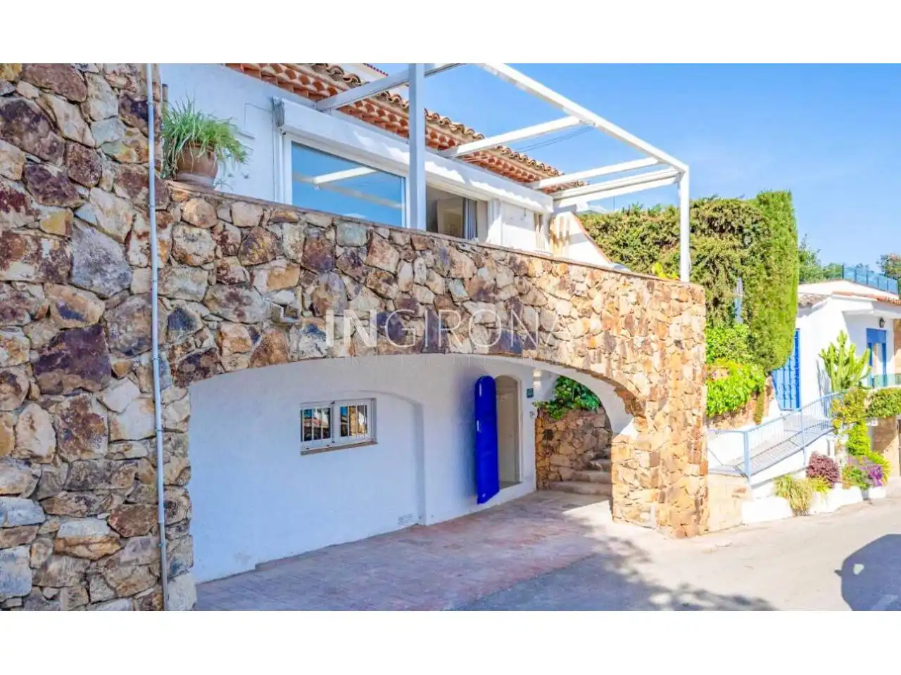 Vista exterior de Casa o xalet de lloguer en Lloret de Mar amb Aire condicionat, Jardí privat i Terrassa