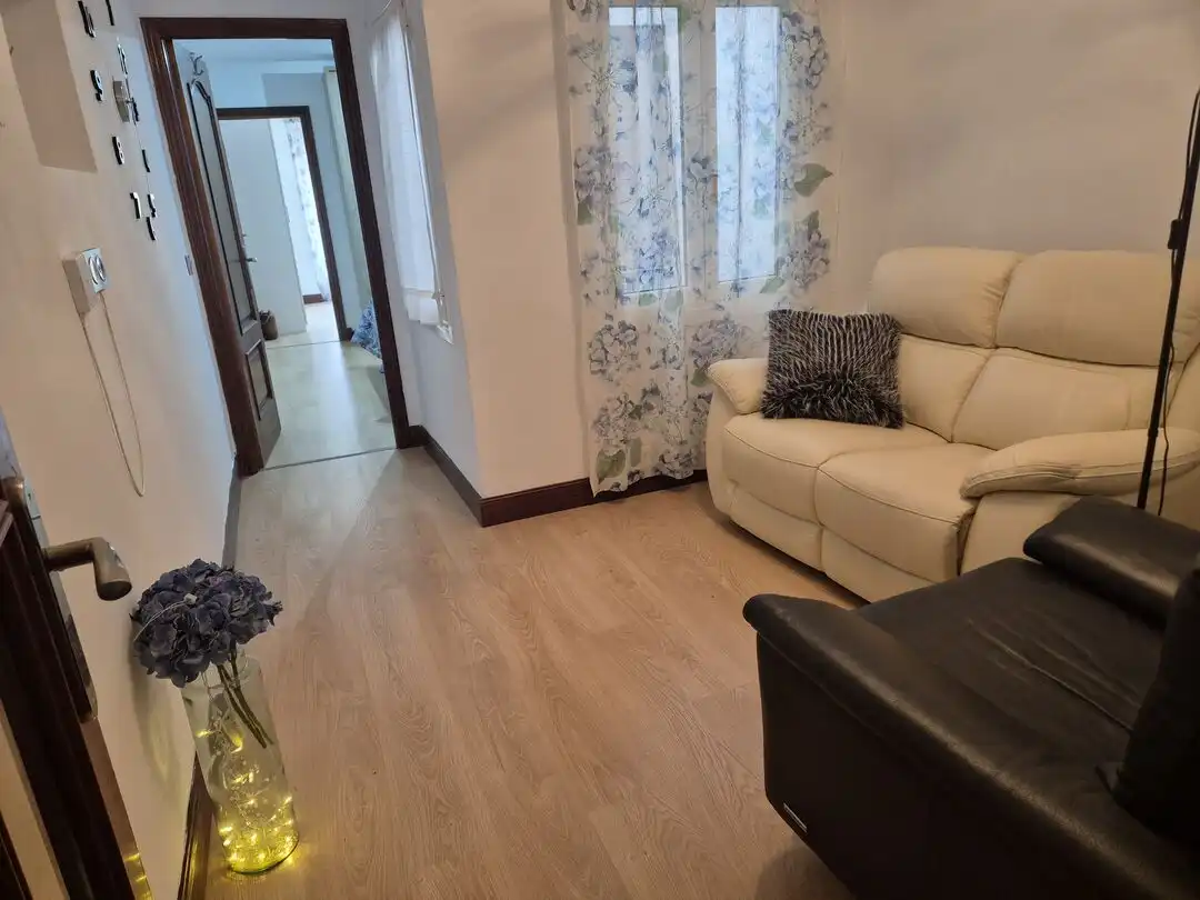 Sala de estar de Piso en venta en Tolosa con Amueblado y Balcón