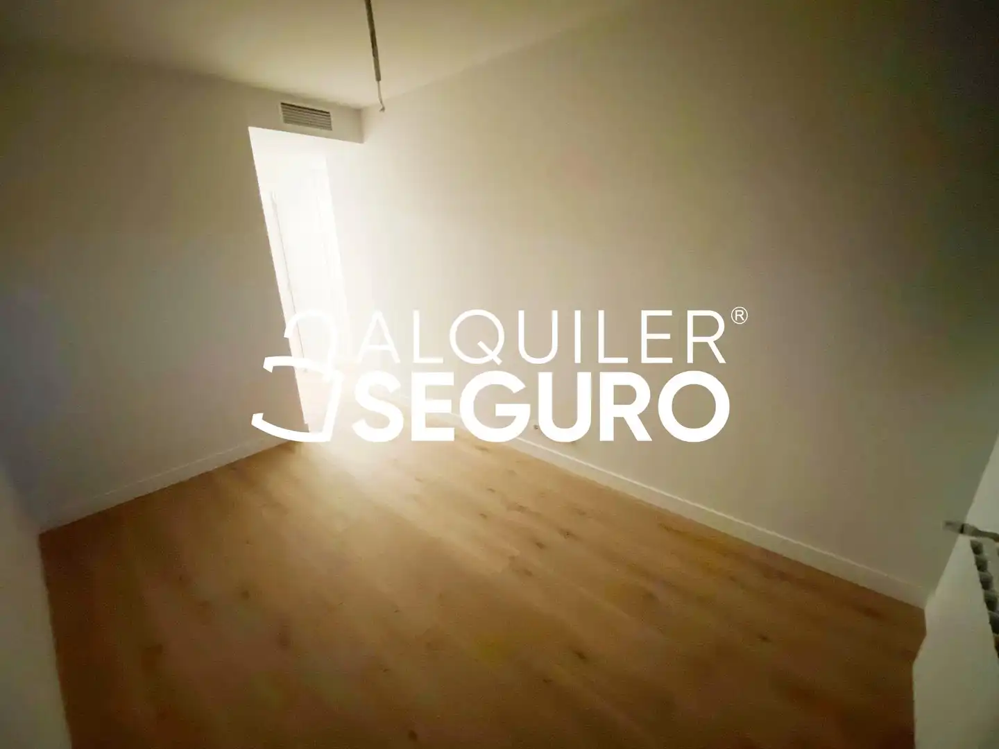 Bedroom of Flat for rent in Madrid  with Air Conditioner, Heating and Terrace