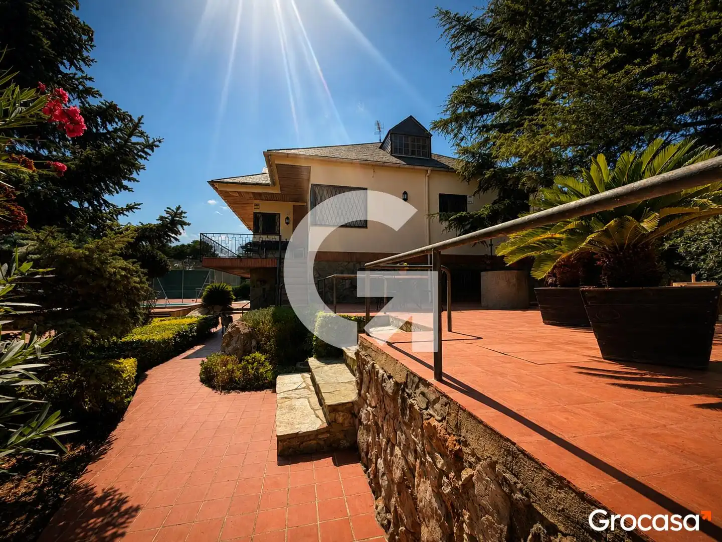 Vista exterior de Casa o xalet en venda en Vallirana amb Jardí privat, Terrassa i Traster