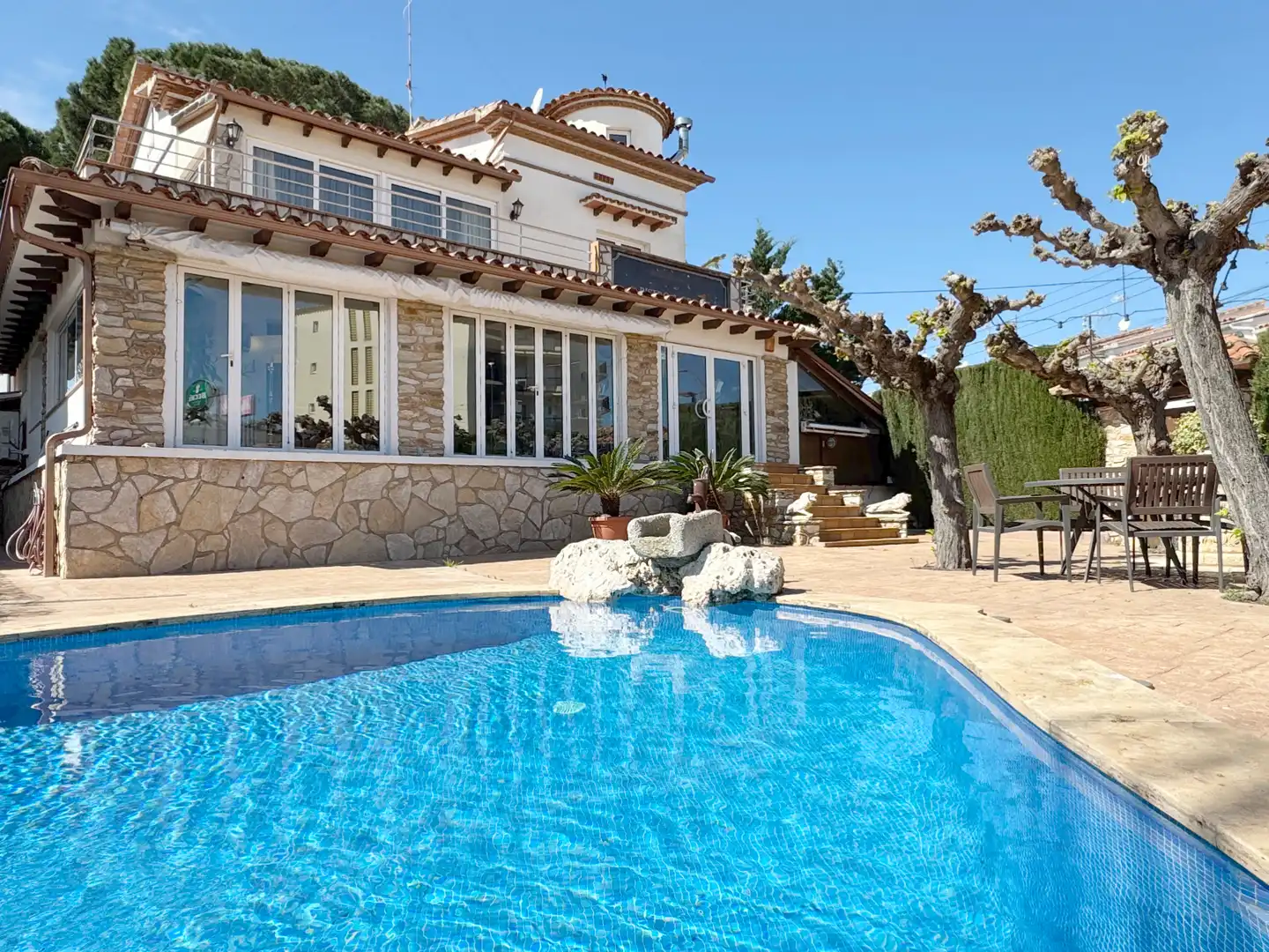 Chalet con piscina en venta en Carrer de Figueres 1, imagen 4