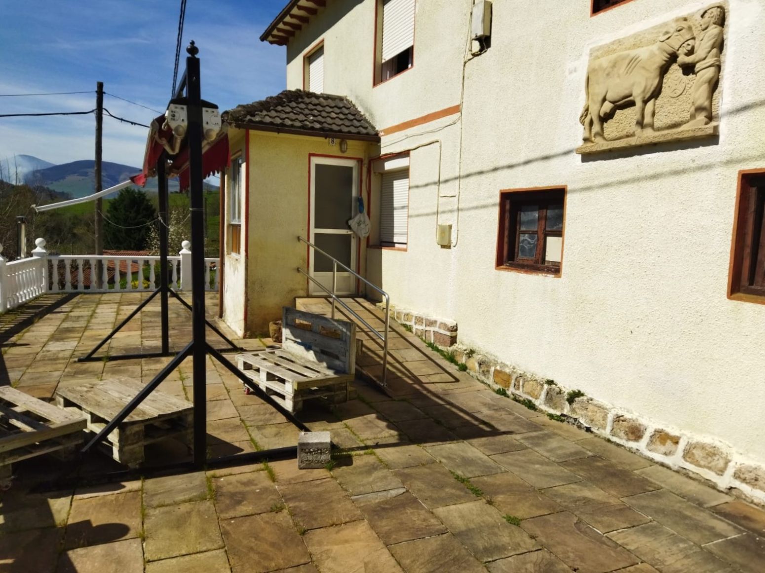 Vista exterior de Casa o chalet en venta en Anievas con Calefacción
