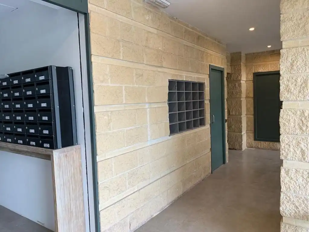 Büro zur Miete in Avinguda Enric Valor, 3, El Castell