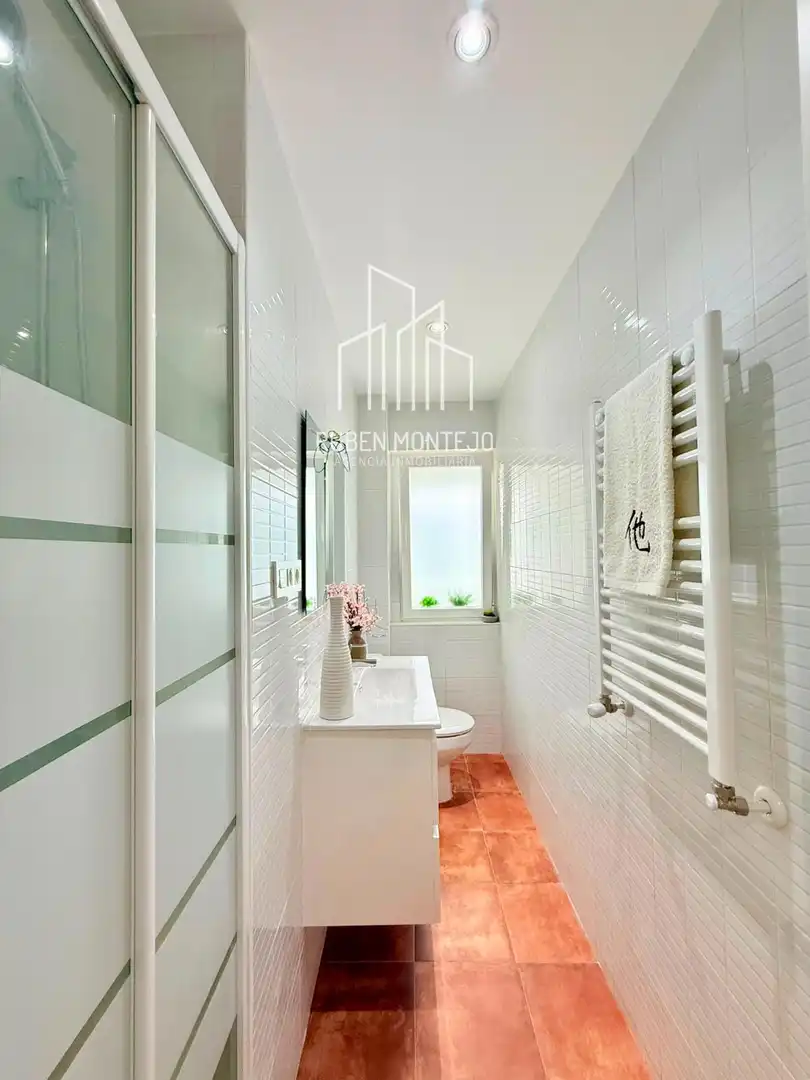 Baño de Piso en venta en Salamanca con Calefacción, Terraza y Balcón