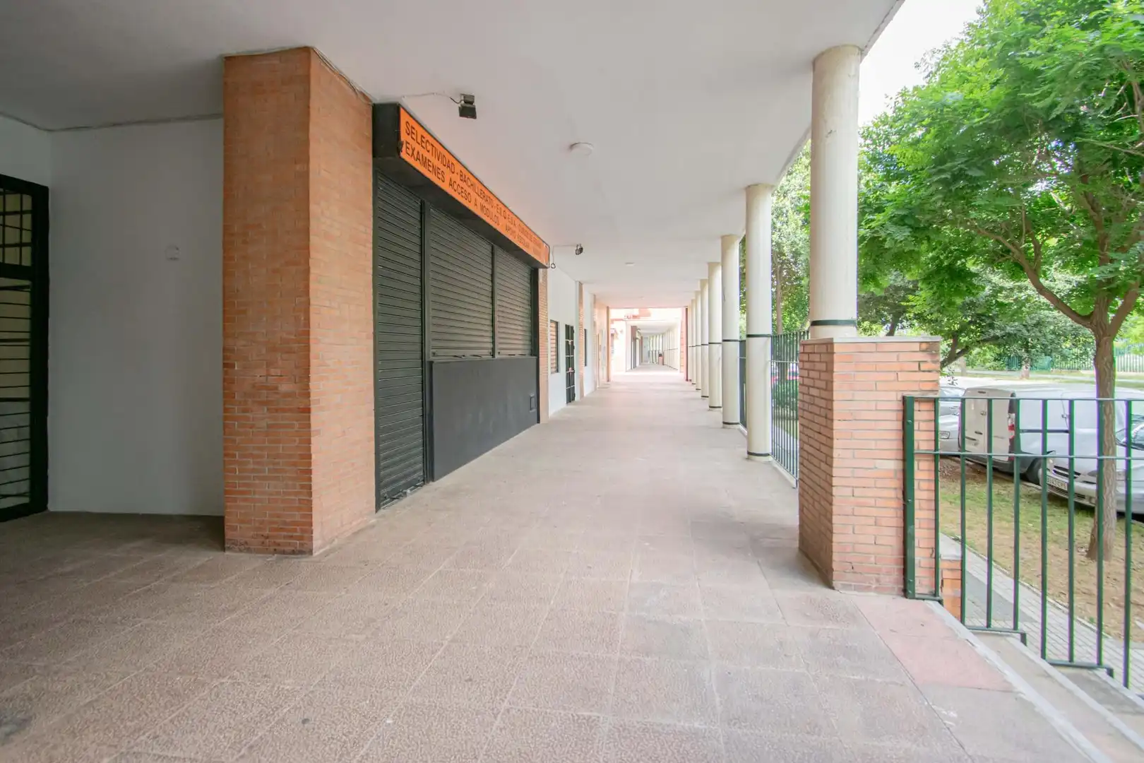Maisonette zum Verkauf in Sevilla mit Klimaanlage, Heizung und Terrasse