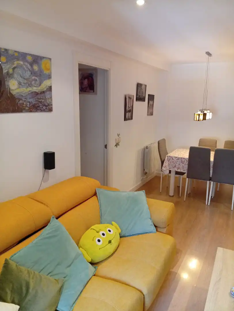 Sala d'estar de Pis en venda en Alcalá de Henares amb Aire condicionat, Calefacció i Moblat