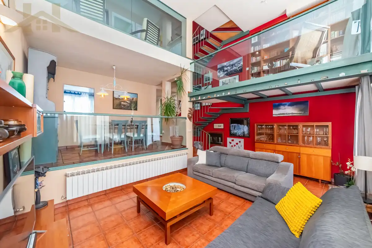 Sala de estar de Casa adosada en venta en Leganés con Aire acondicionado, Calefacción y Jardín privado