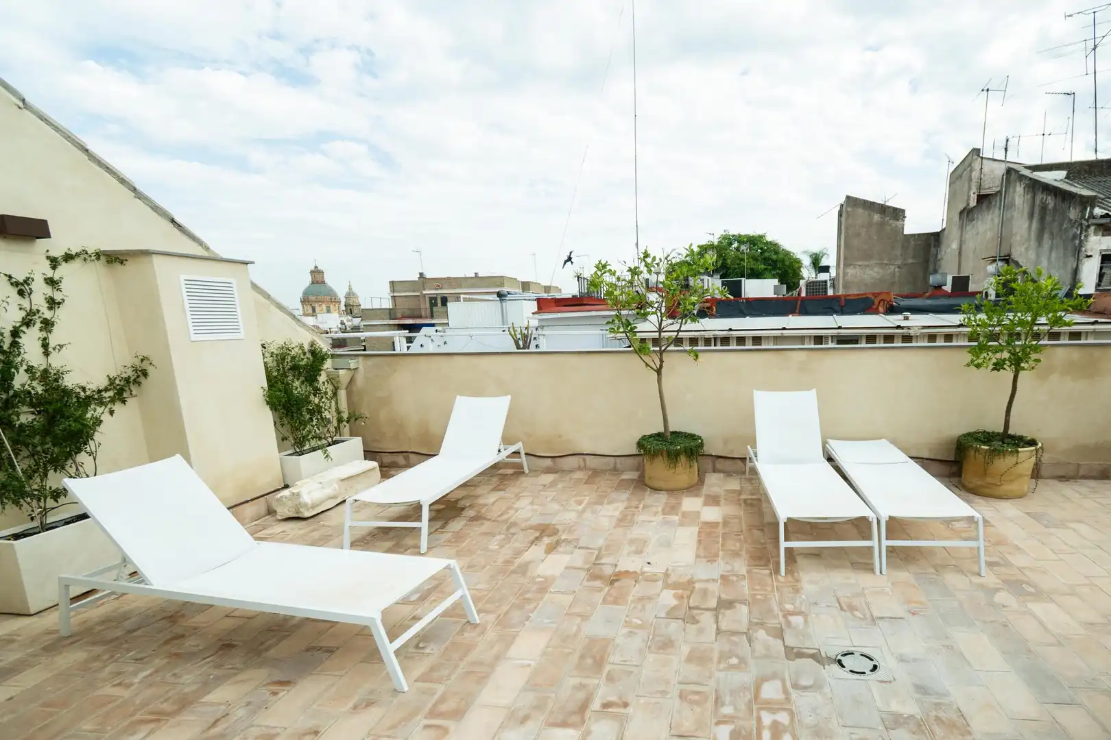 Terraza de Piso de alquiler en Sevilla con Aire acondicionado, Calefacción y Amueblado