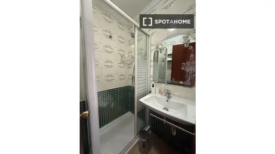 Baño de Piso de alquiler en Málaga con Aire acondicionado, Calefacción y Amueblado