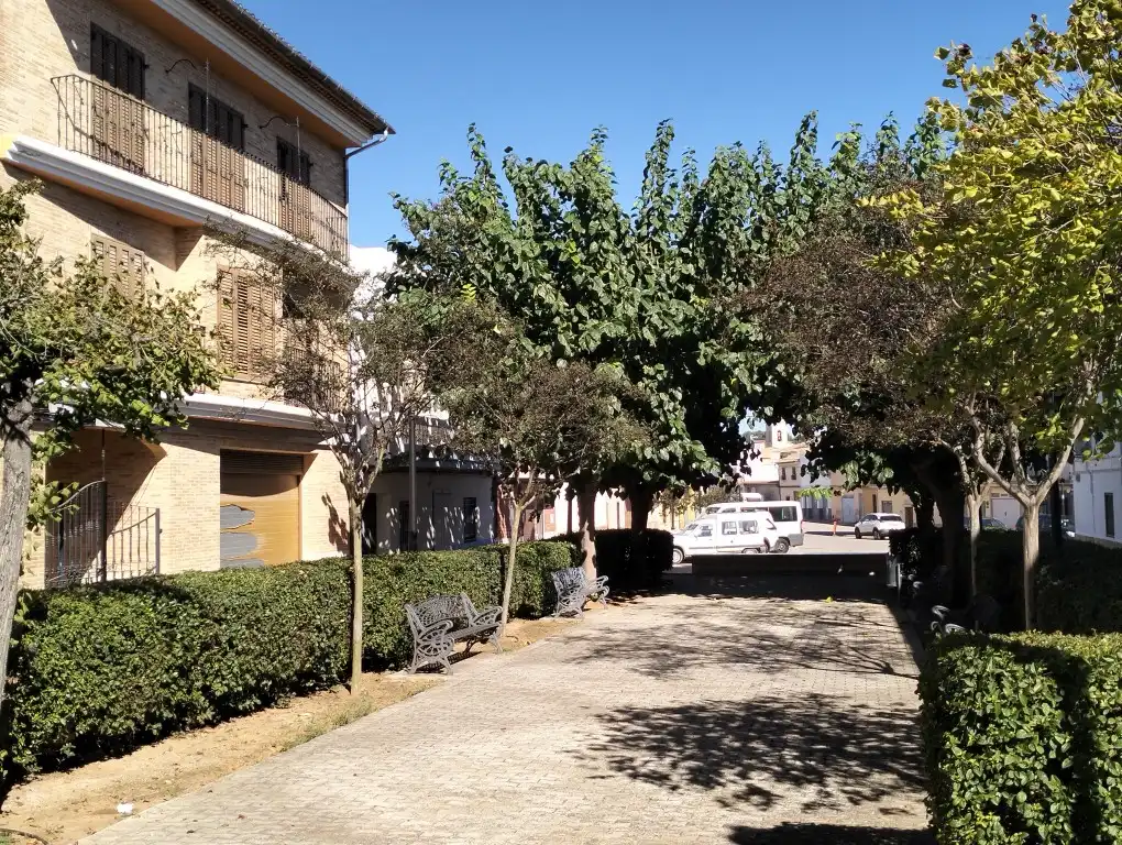Vista exterior de Casa adosada en venda en Llocnou d'En Fenollet amb Aire condicionat, Terrassa i Traster