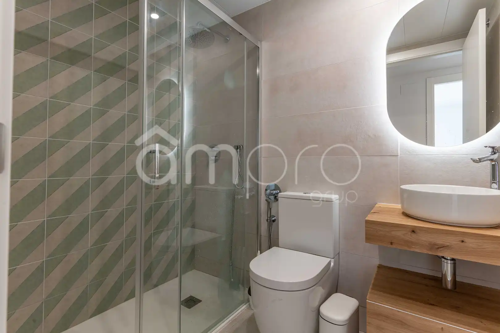 Baño de Piso en venta en Cubelles con Terraza y Trastero