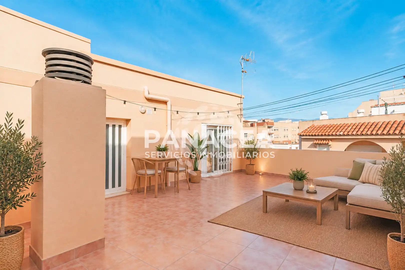 Terrassa de Àtic en venda en Roquetas de Mar amb Terrassa i Moblat