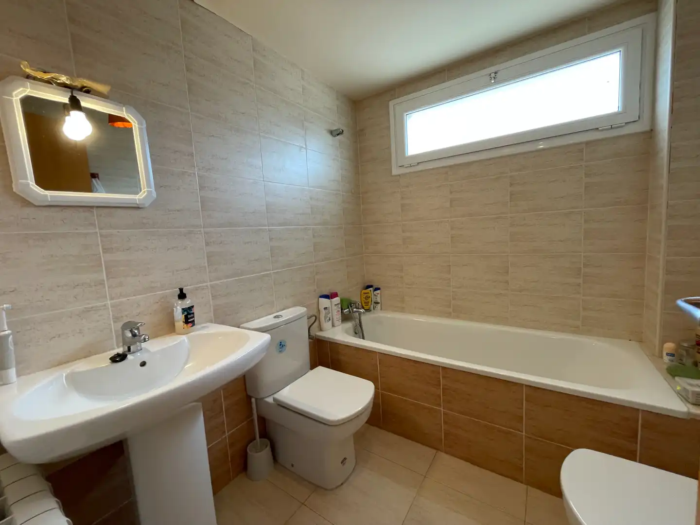 Badezimmer von Wohnung zum Verkauf in La Pobla de Segur mit Heizung, Privatgarten und Terrasse