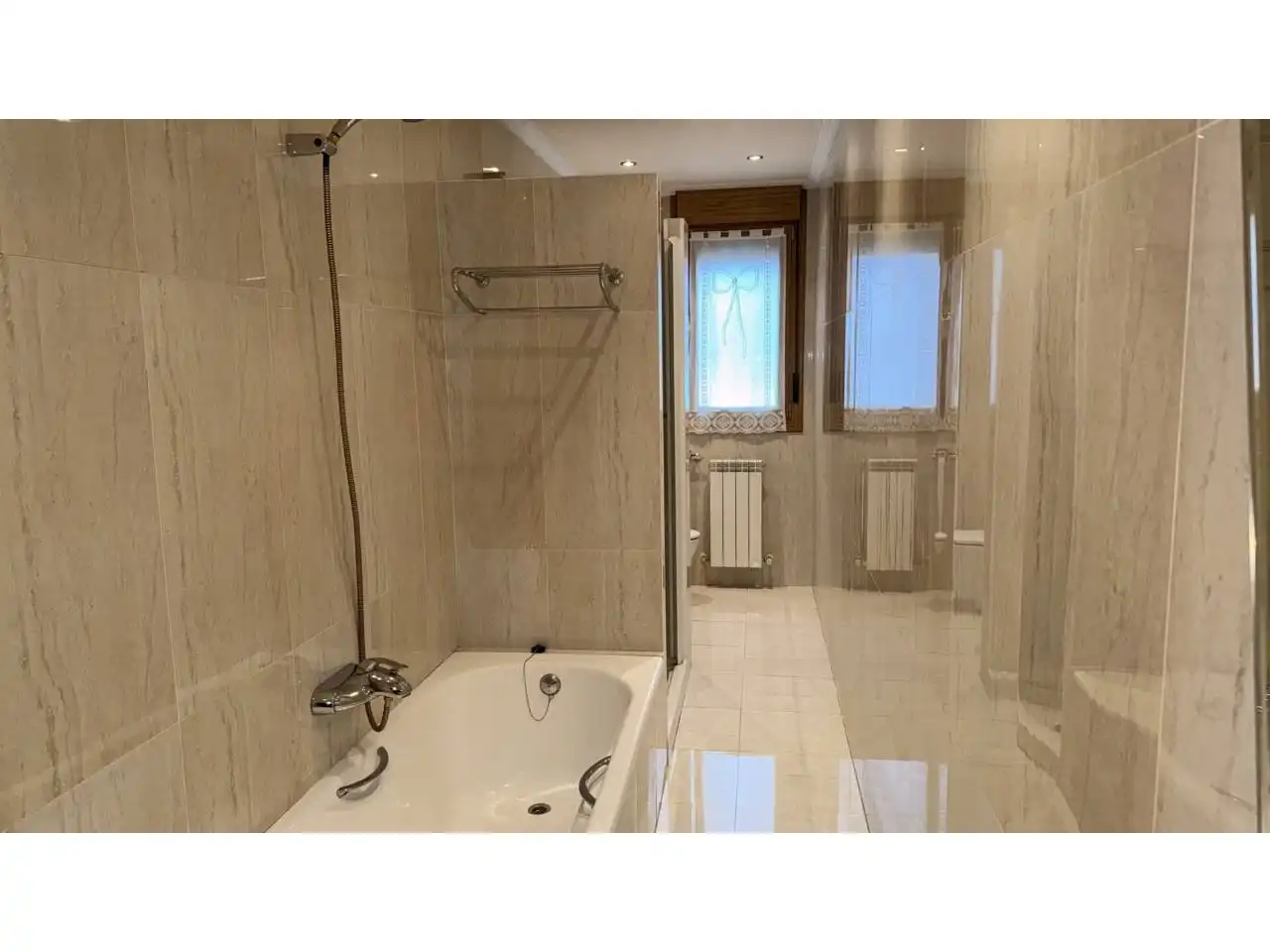 Bathroom of Houses for sale in Urdiain  with Heating, Private garden and Terrace