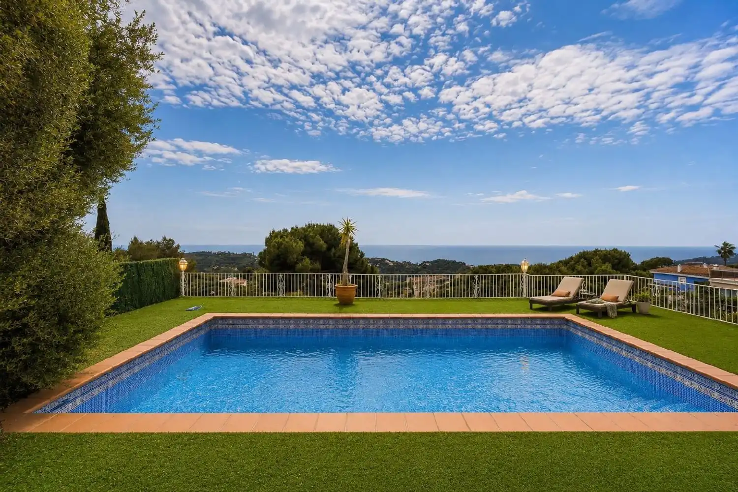 Piscina de Casa o xalet en venda en Lloret de Mar amb Aire condicionat, Terrassa i Traster