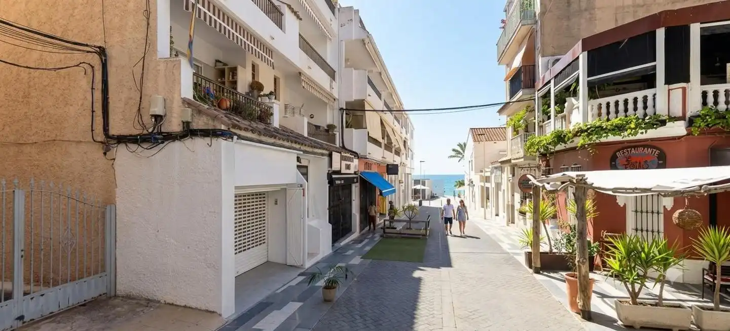 Vista exterior de Piso en venta en Alcalà de Xivert con Aire acondicionado, Terraza y Amueblado