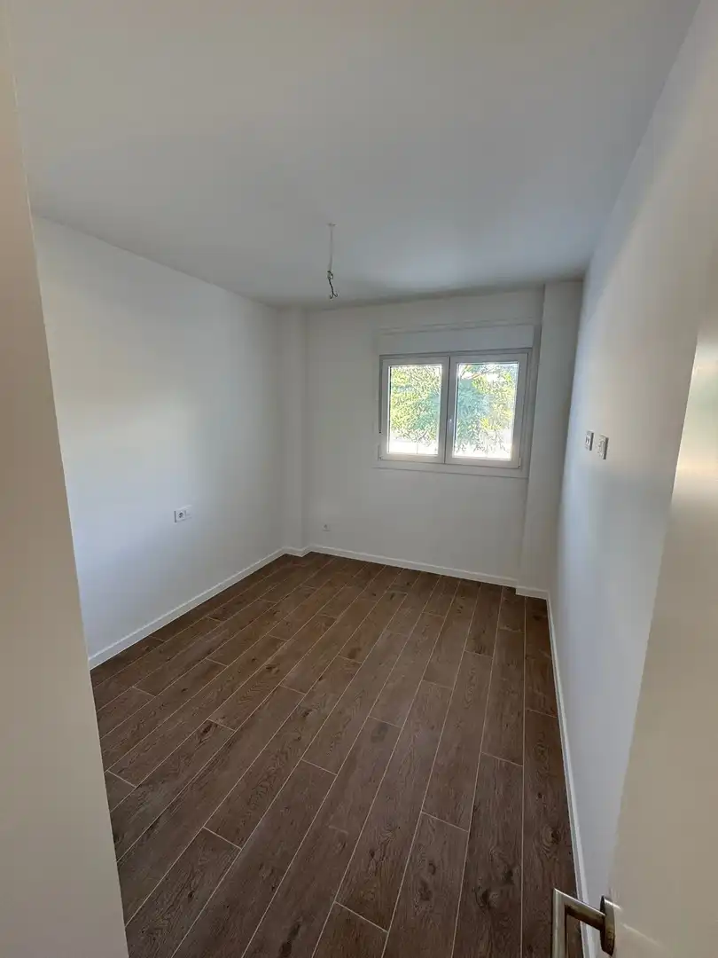 Schlafzimmer von Wohnungen zur Miete in Estepona mit Klimaanlage, Terrasse und Abstellraum
