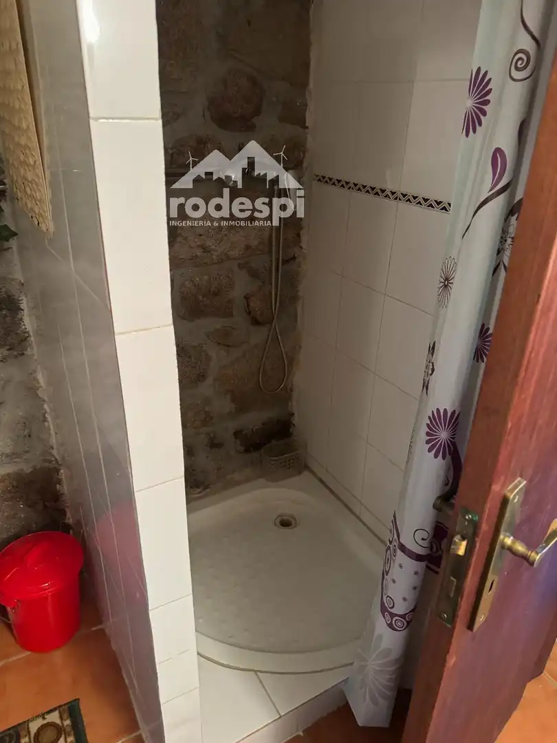 Bany de Casa o xalet en venda en Arbo amb Moblat
