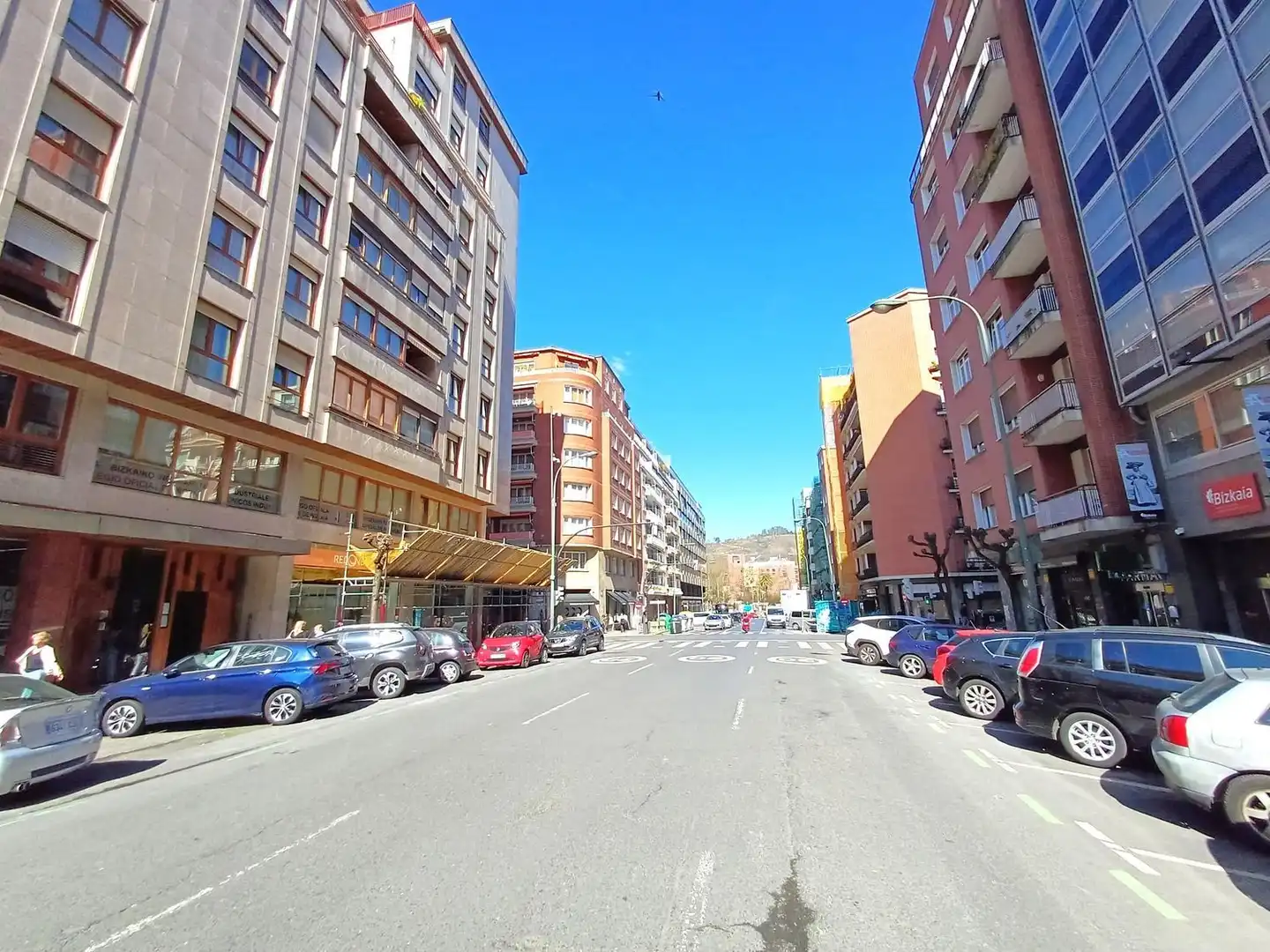 Vista exterior de Oficina en venda en Bilbao  amb Calefacció