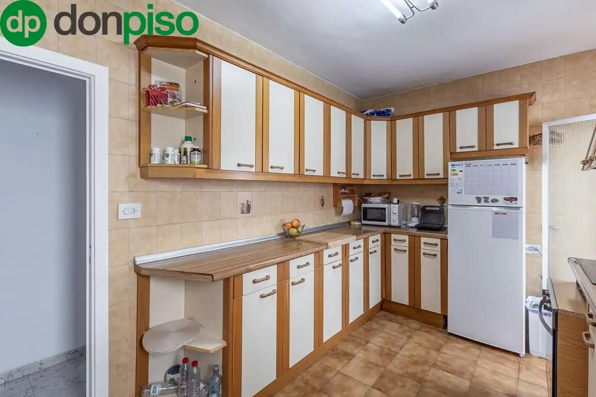 Kitchen of Flat for sale in Granada  with Air Conditioner