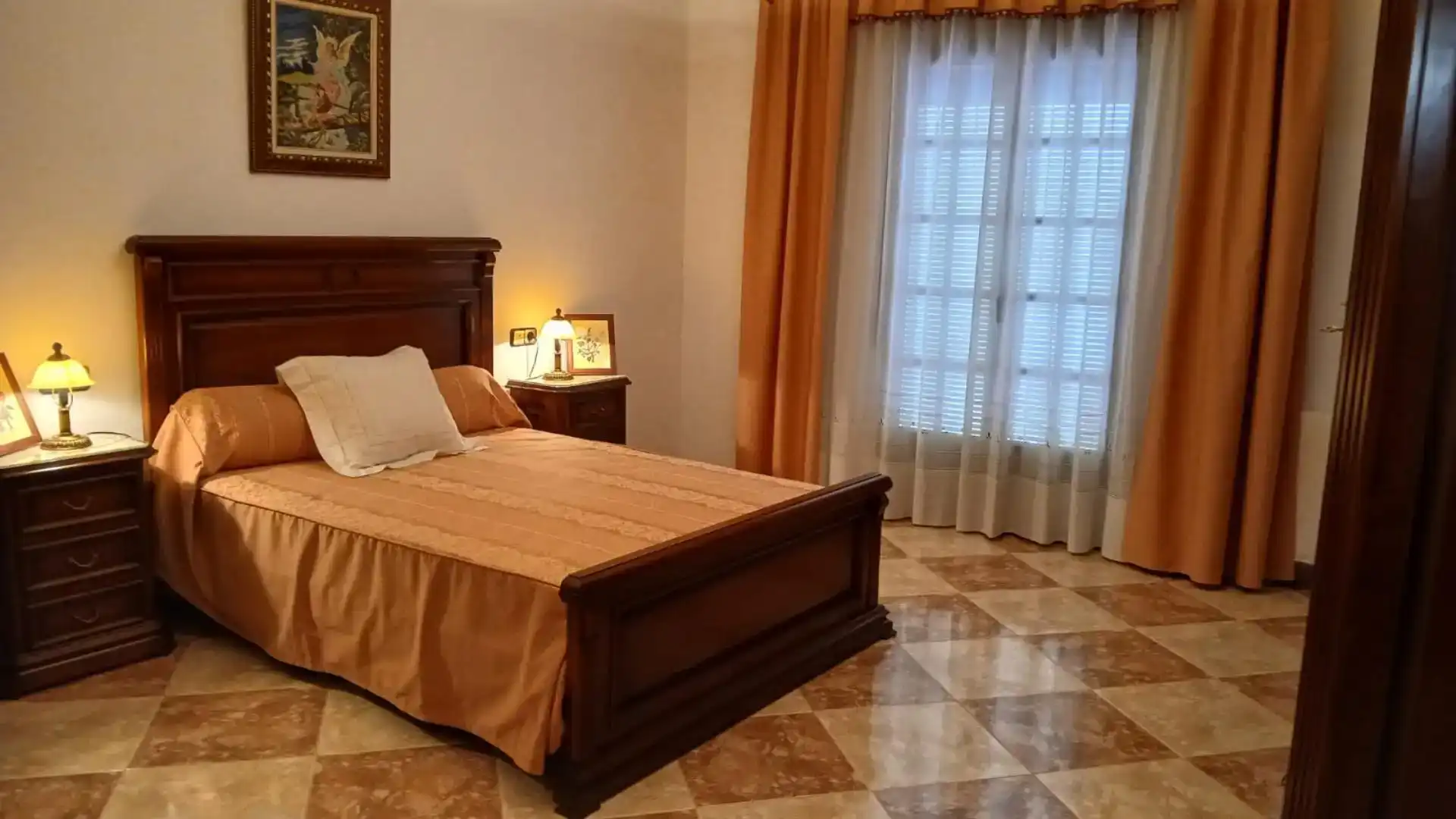 Dormitori de Casa o xalet en venda en Lopera amb Aire condicionat, Jardí privat i Traster