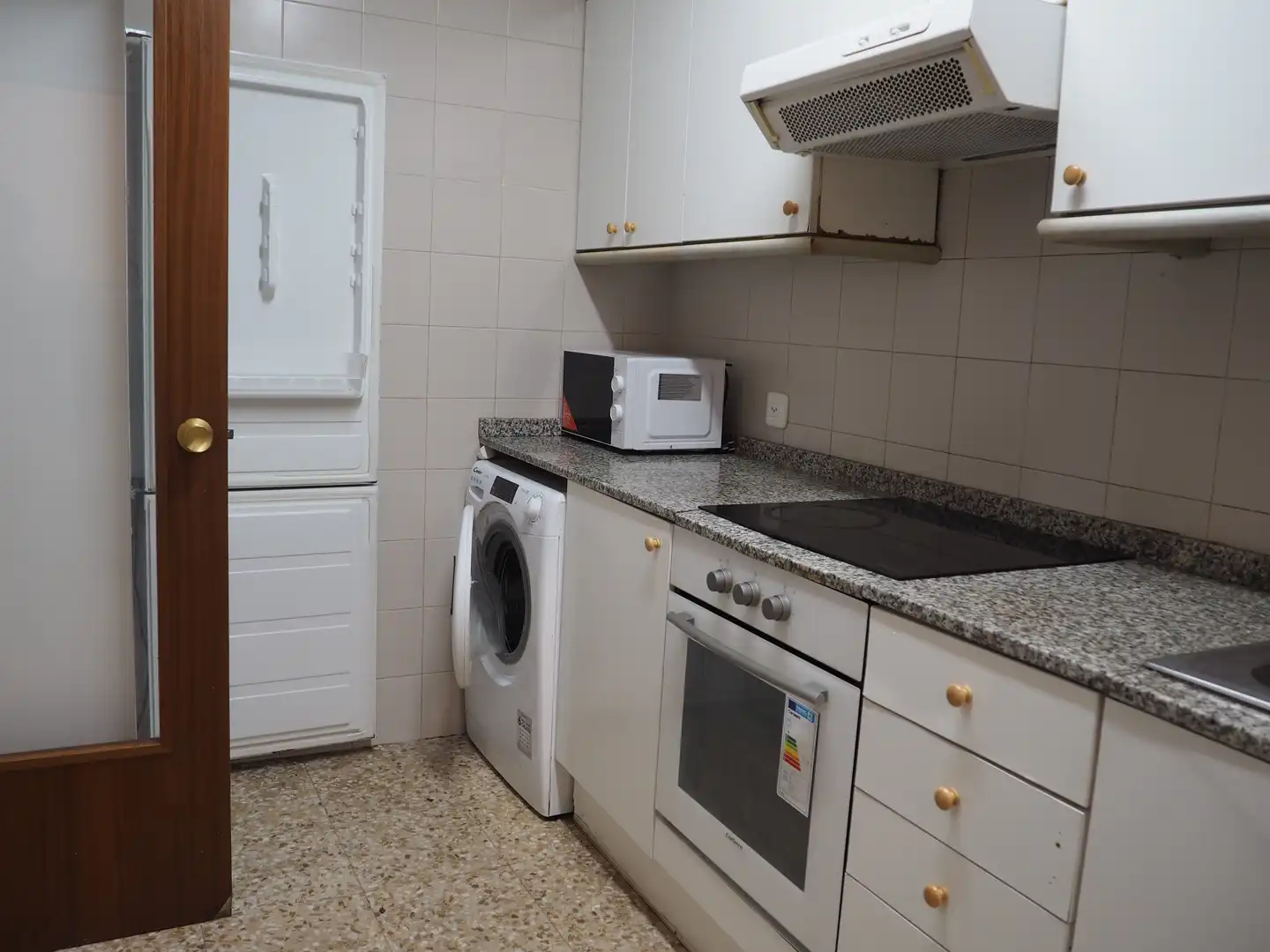 Cuina de Pis en venda en Flix amb Moblat, Forn i Rentadora