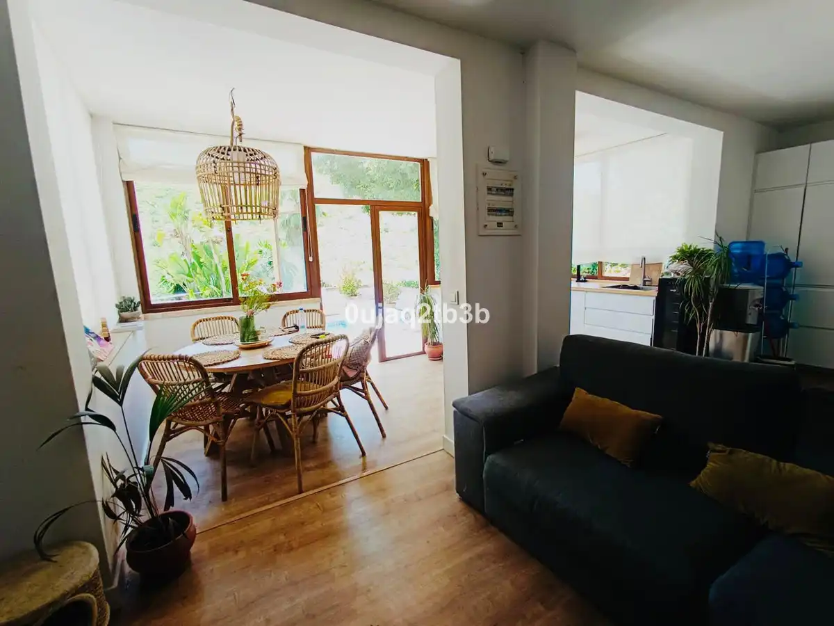 Sala d'estar de Finca rústica en venda en Manilva amb Aire condicionat, Jardí privat i Terrassa