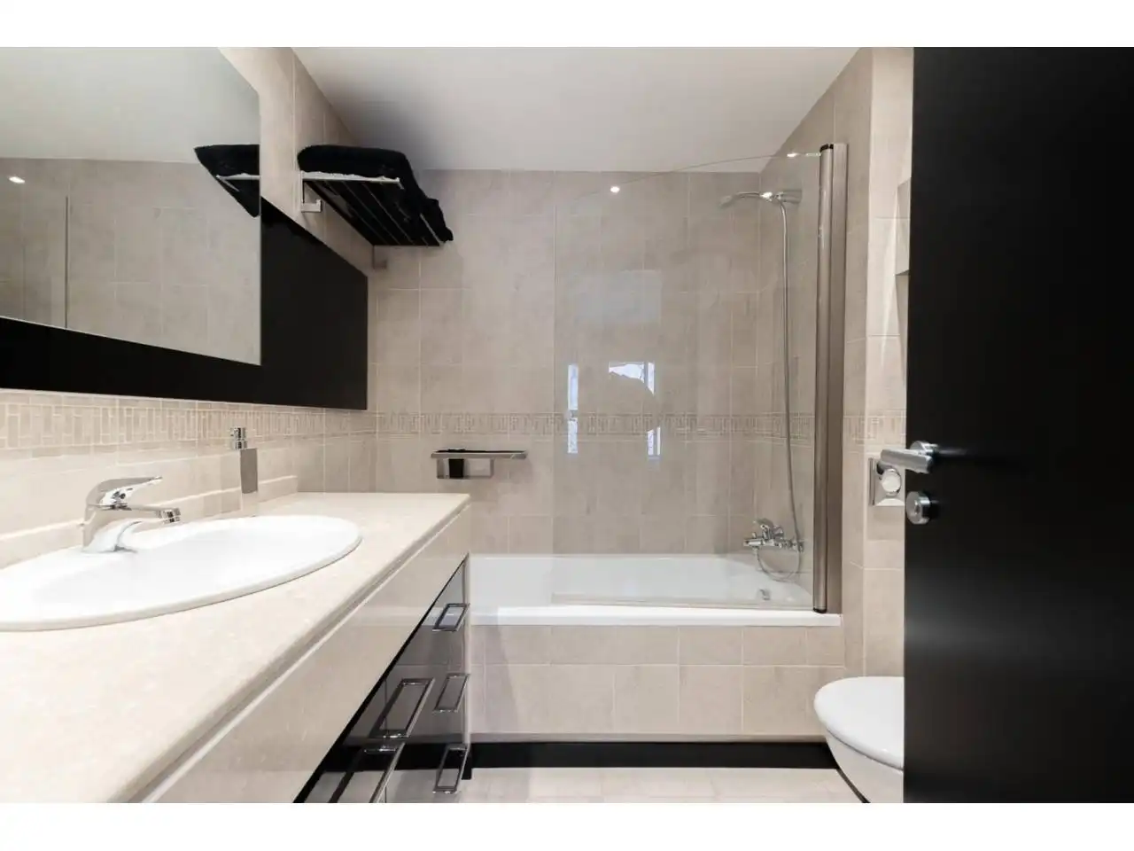 Badezimmer von Wohnung zum Verkauf in Valencia mit Klimaanlage, Heizung und Parkett