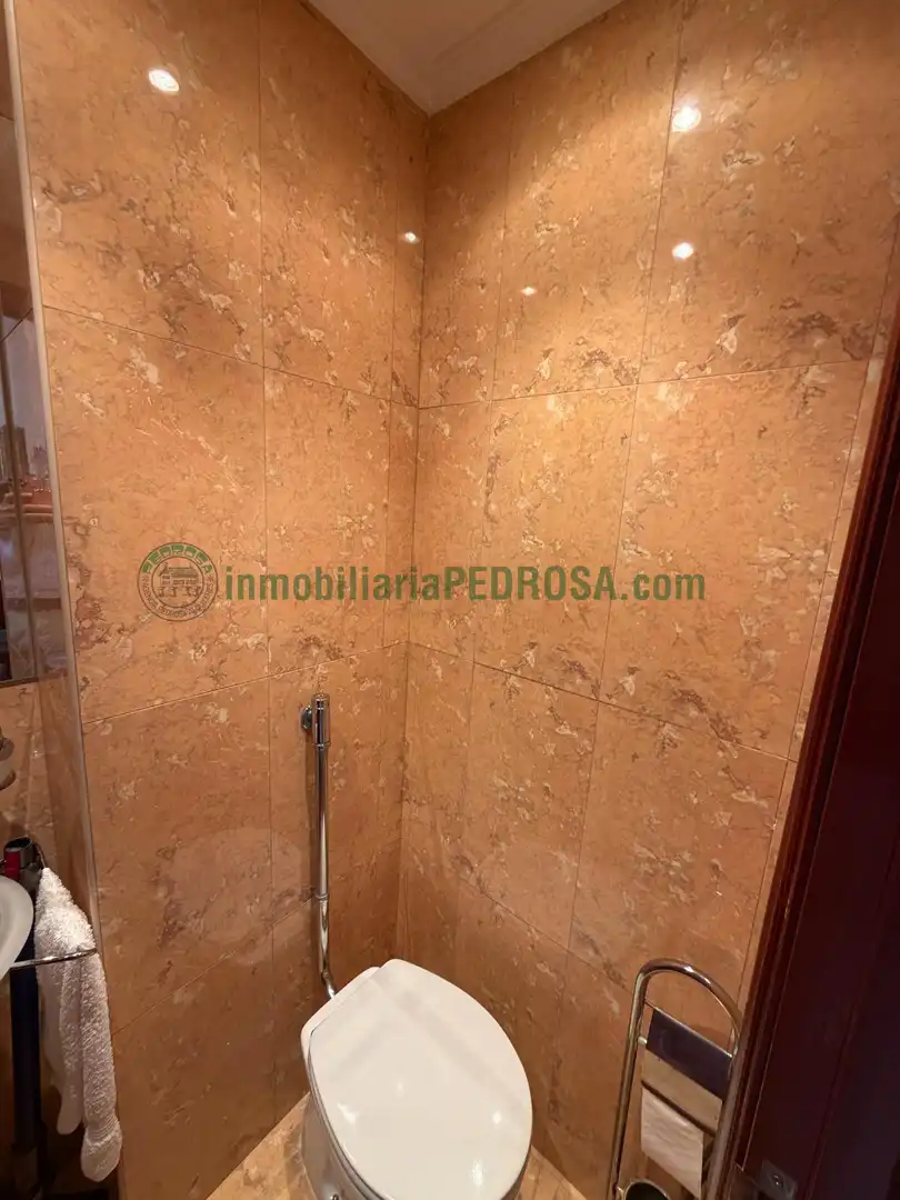Apartamento en venta en JOAQUIN COSTA, Zona de Plaza de Barcelos