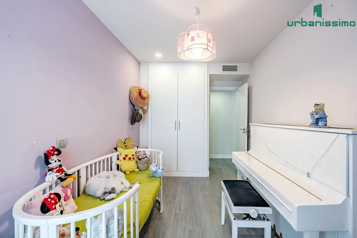 Bedroom of Flat for sale in Madrid  with Air Conditioner, Terrace and Storage room