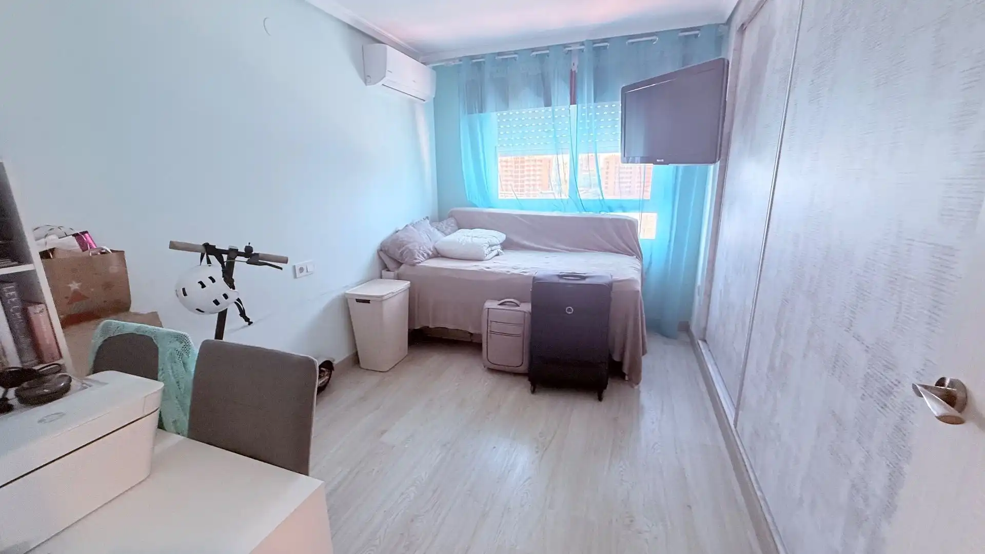 Habitación de Piso en venta en Benidorm con Aire acondicionado, Calefacción y Amueblado