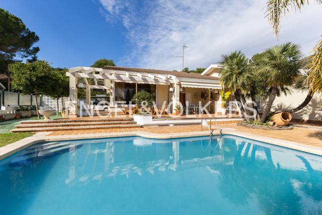 Finca rústica en Venta en Montornés - Las Palmas - El Refugio