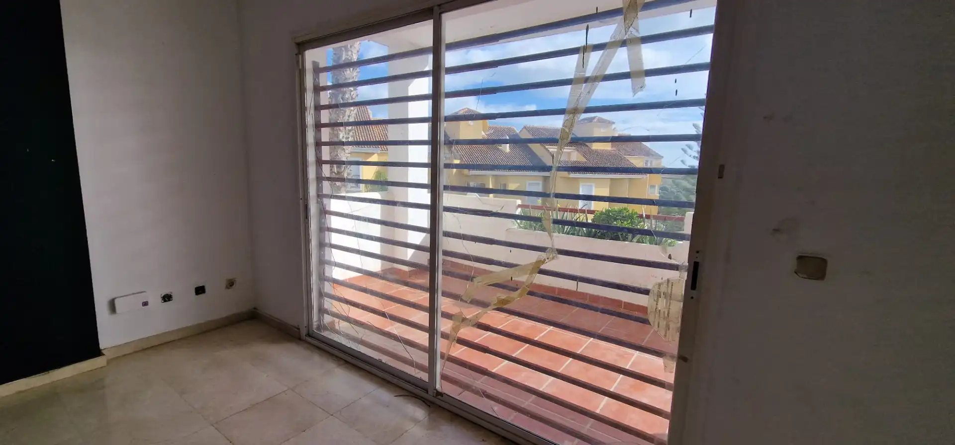 Terraza de Piso en venta en Estepona con Jardín privado, Terraza y Piscina