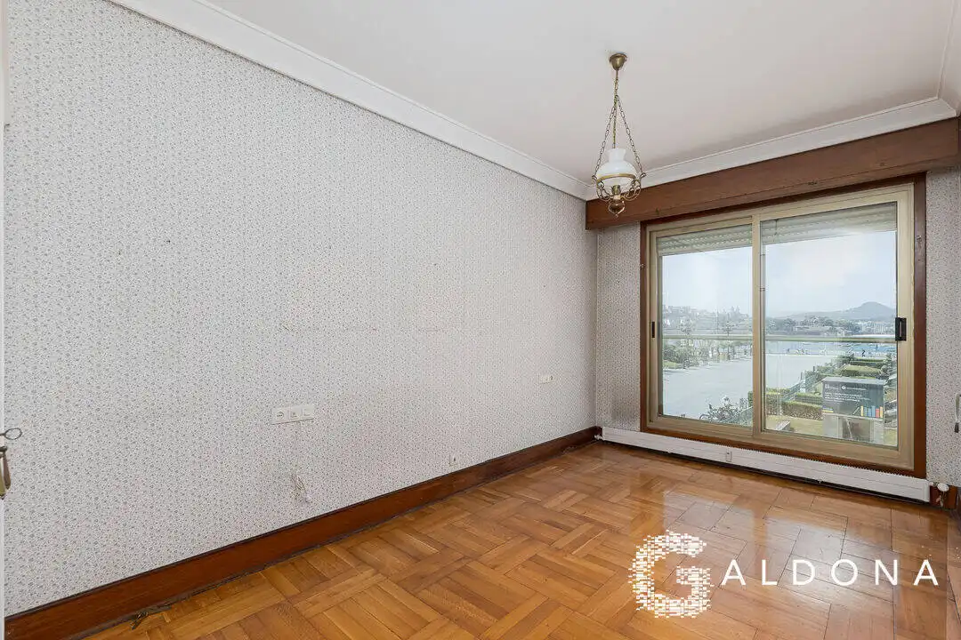 Sala de estar de Piso en venta en Donostia - San Sebastián  con Calefacción, Terraza y Balcón