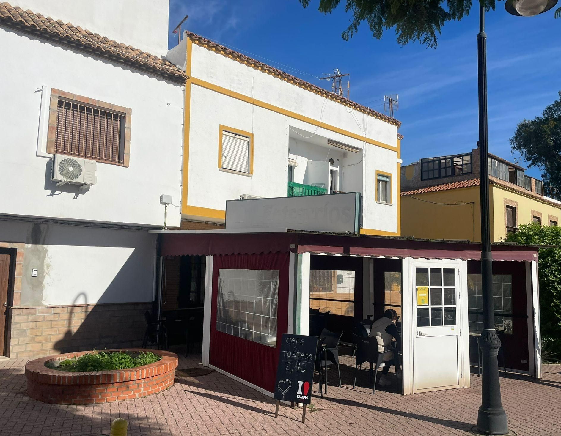 Casa o xalet en venda en Los Barrios amb Jardí privat