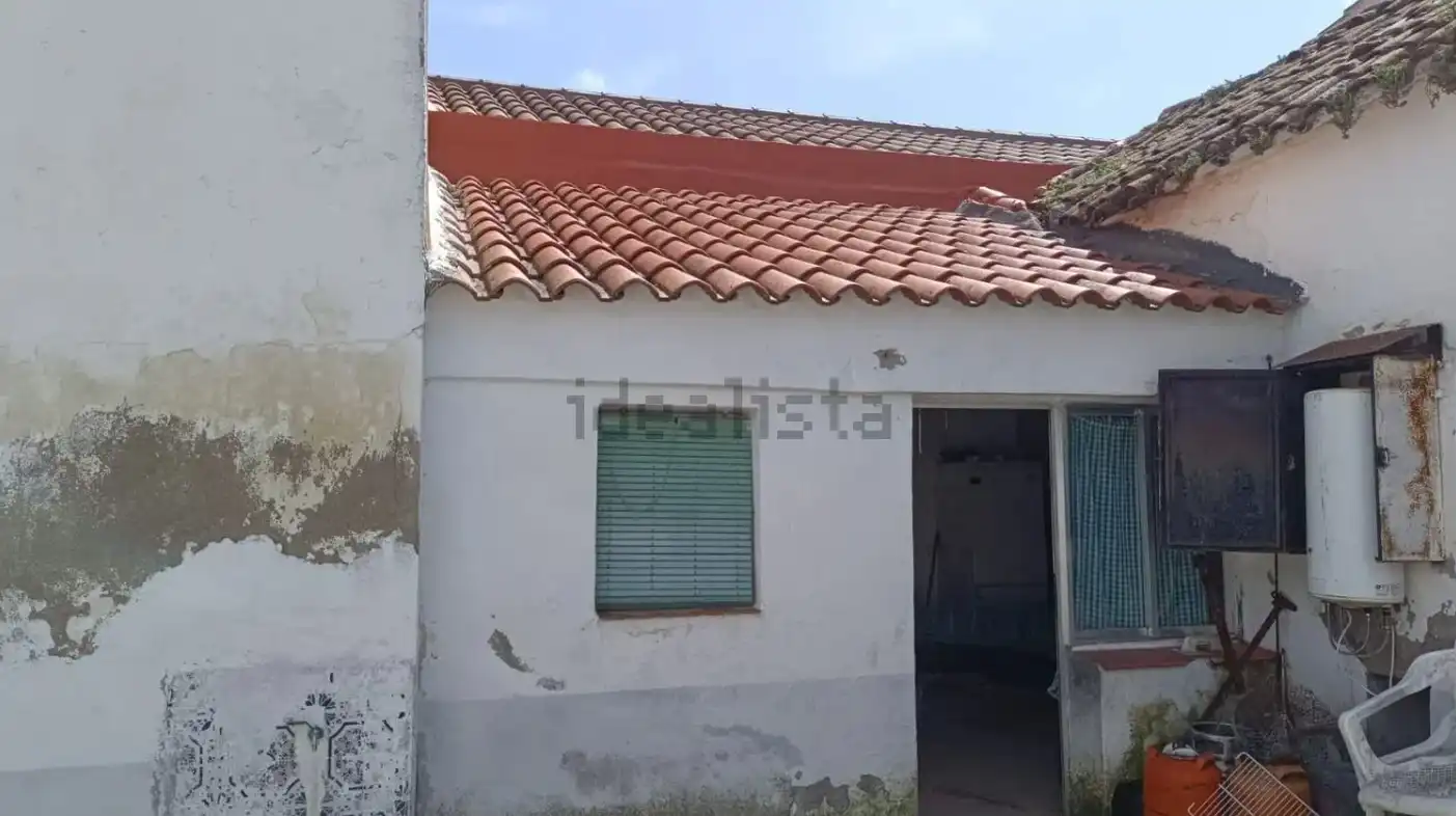 Vista exterior de Casa o xalet en venda en El Casar de Escalona