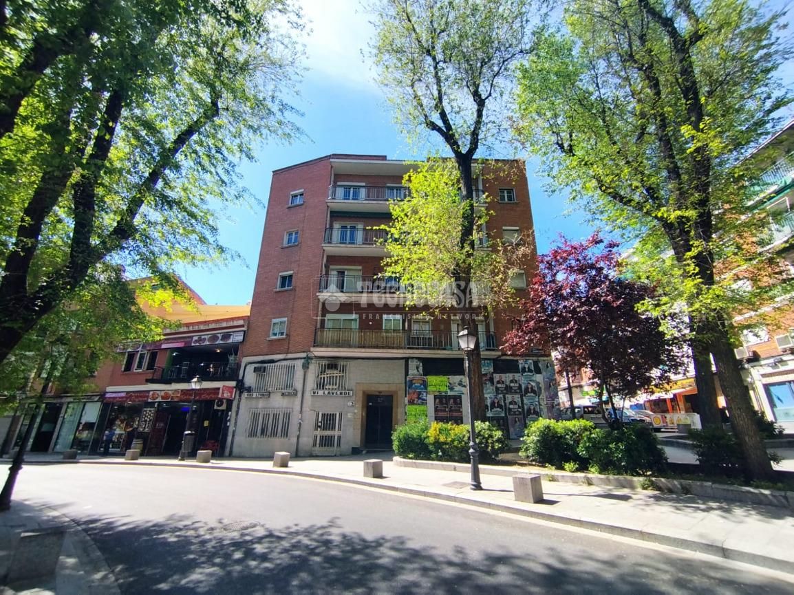 Exterior view of Building for sale in  Madrid Capital  with Alarm