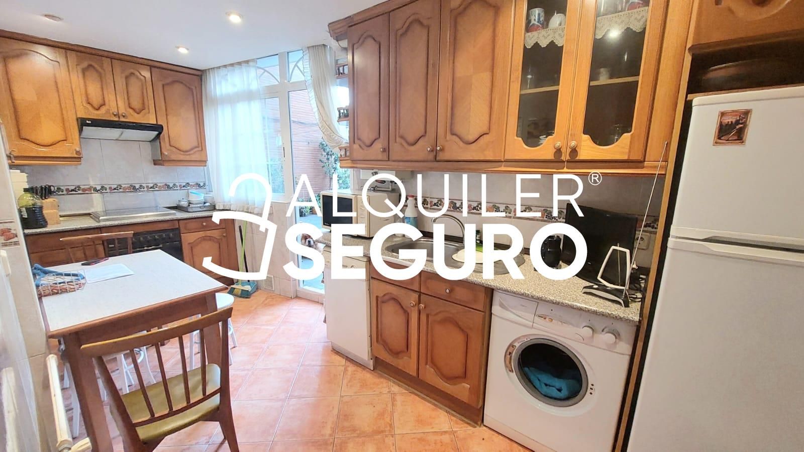 Kitchen of Flat to rent in  Madrid Capital  with Heating and Terrace