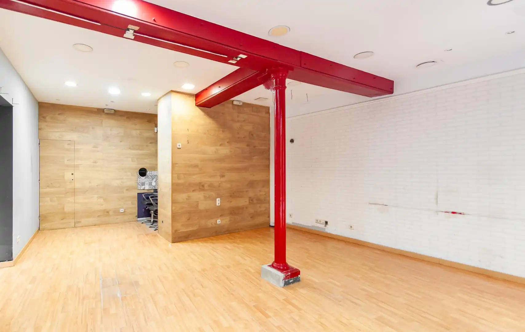 Local comercial de lloguer a Carrer Cort, imagen 4