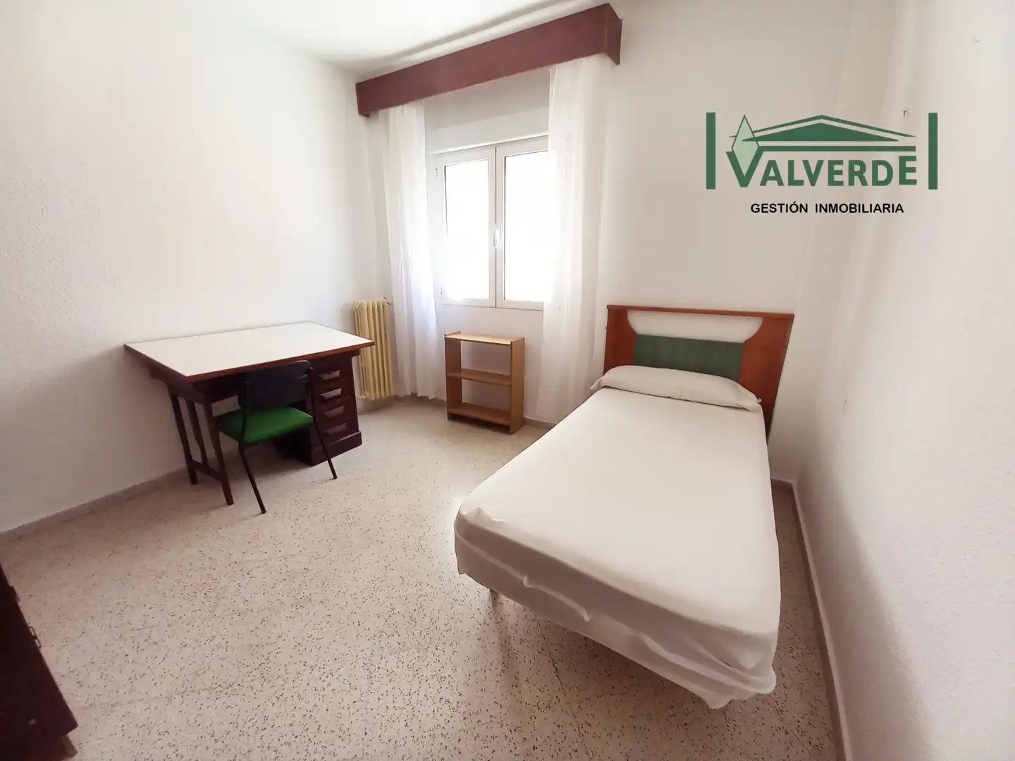 Schlafzimmer von Wohnung zur Miete in Granada mit Heizung, Möbliert und Waschmaschine