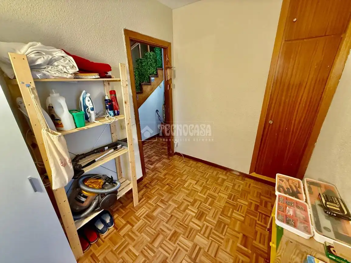 Piso en venta en Ávila con Calefacción, Parquet y Trastero