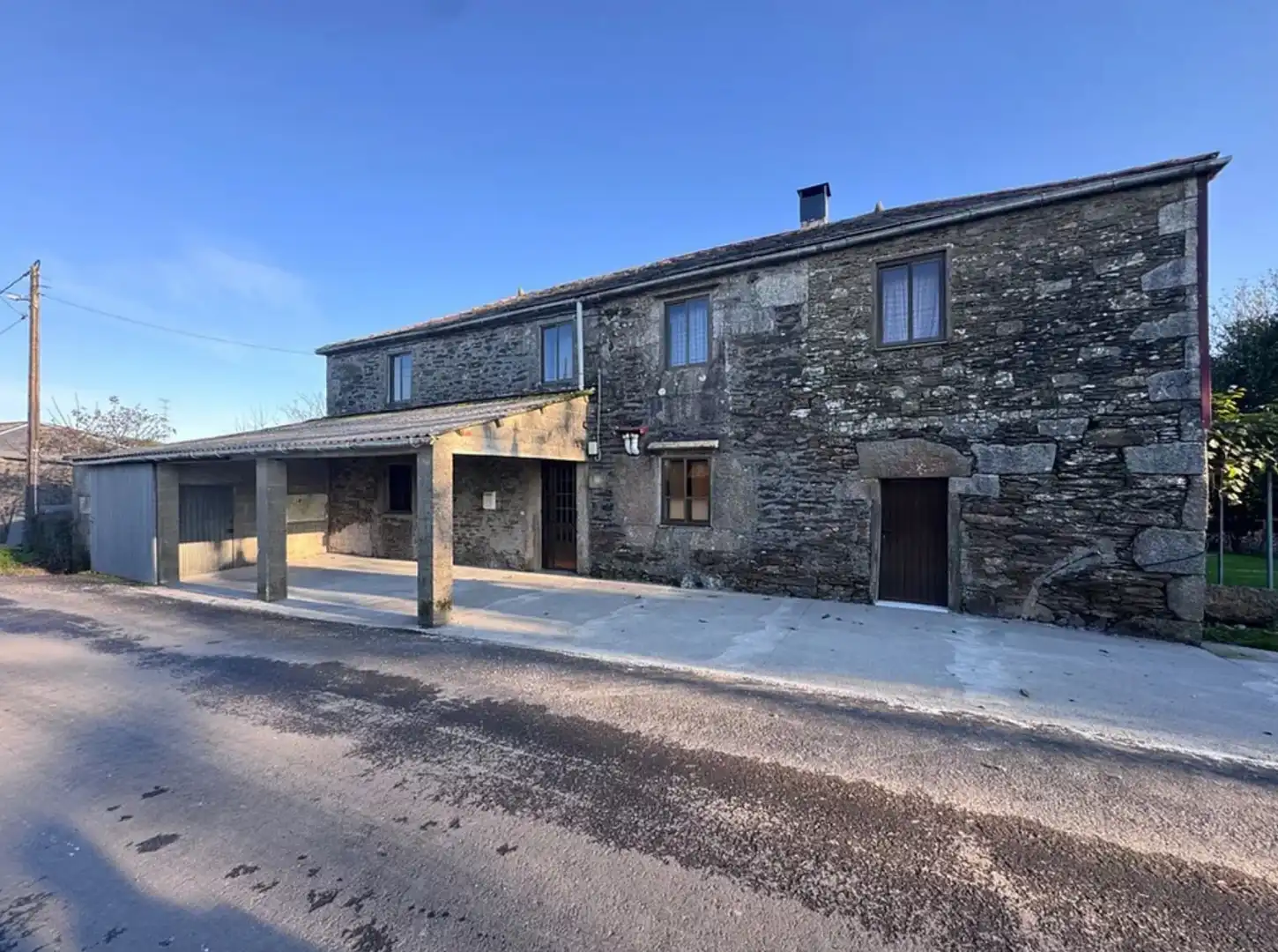 Außenansicht von Country house zum Verkauf in Aranga mit Terrasse, Abstellraum und Möbliert