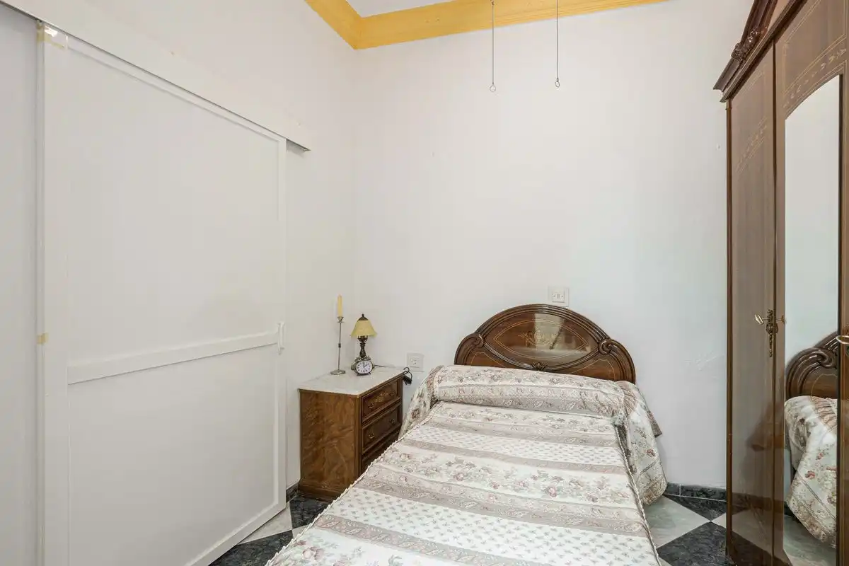 Dormitori de Casa adosada en venda en El Coronil amb Aire condicionat, Calefacció i Terrassa