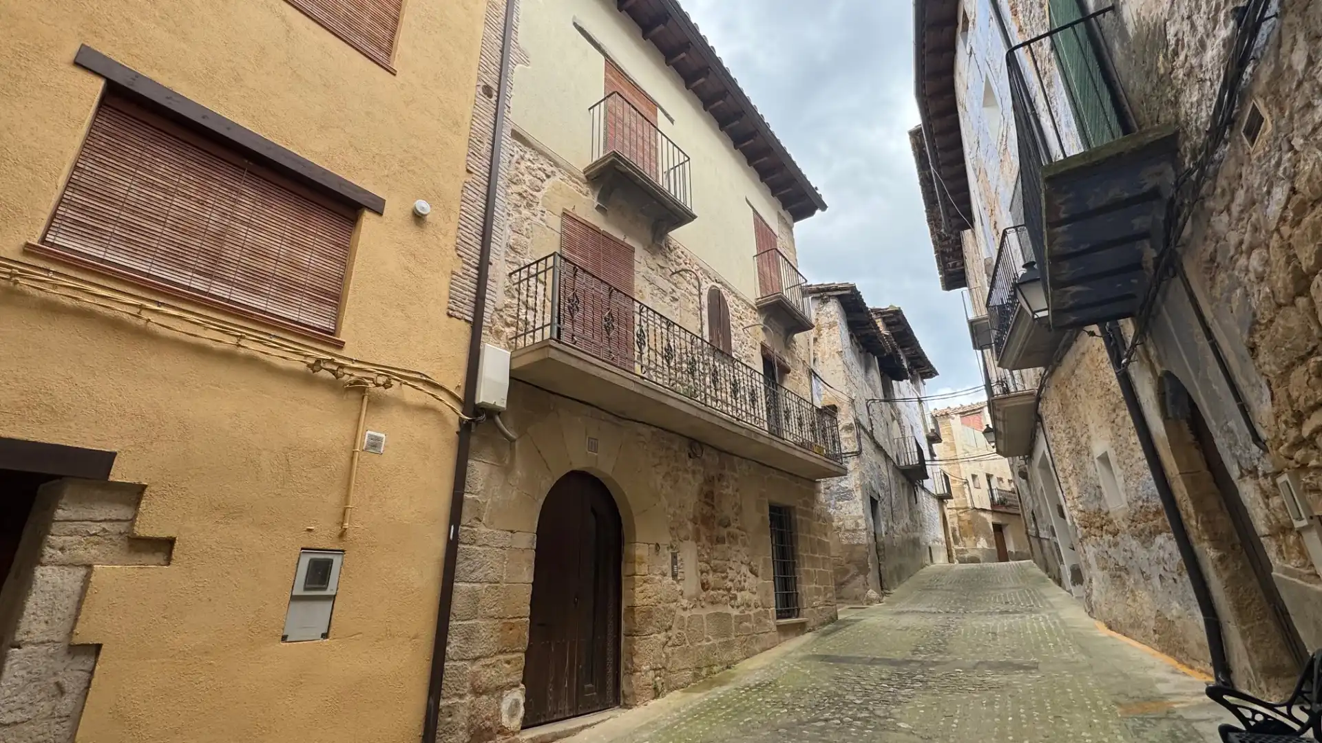 Vista exterior de Edificio en venta en Fuentespalda