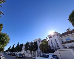 Exterior view of Single-family semi-detached for sale in Villaviciosa de Odón  with Air Conditioner, Heating and Private garden