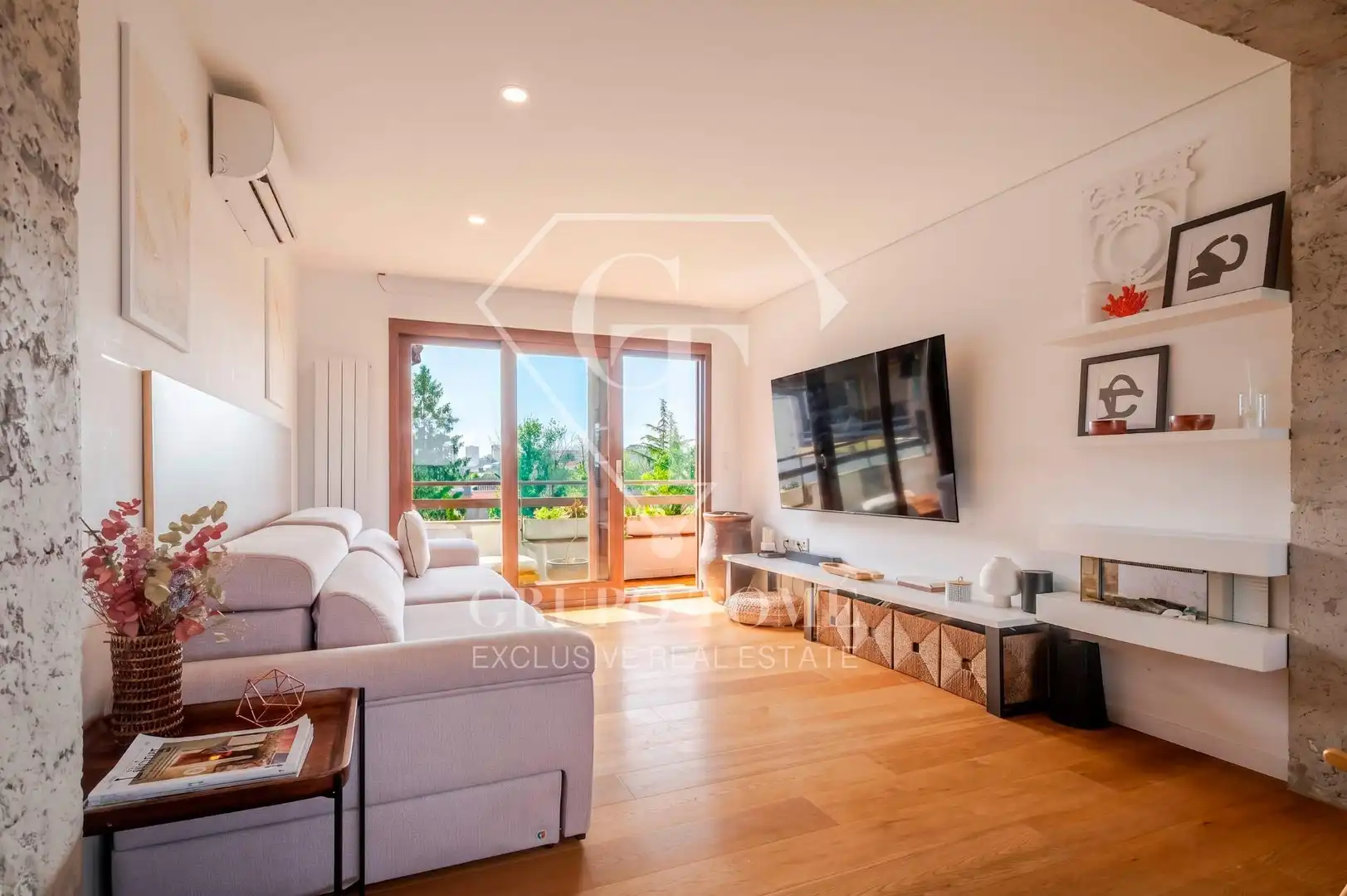 Sala d'estar de Pis en venda en Donostia - San Sebastián  amb Aire condicionat, Calefacció i Terrassa