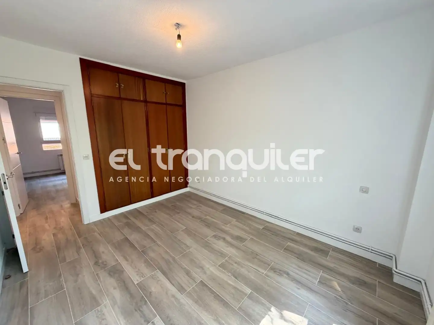 Schlafzimmer von Wohnung zur Miete in Madrid mit Parkett, Terrasse und Haustiere erlaubt