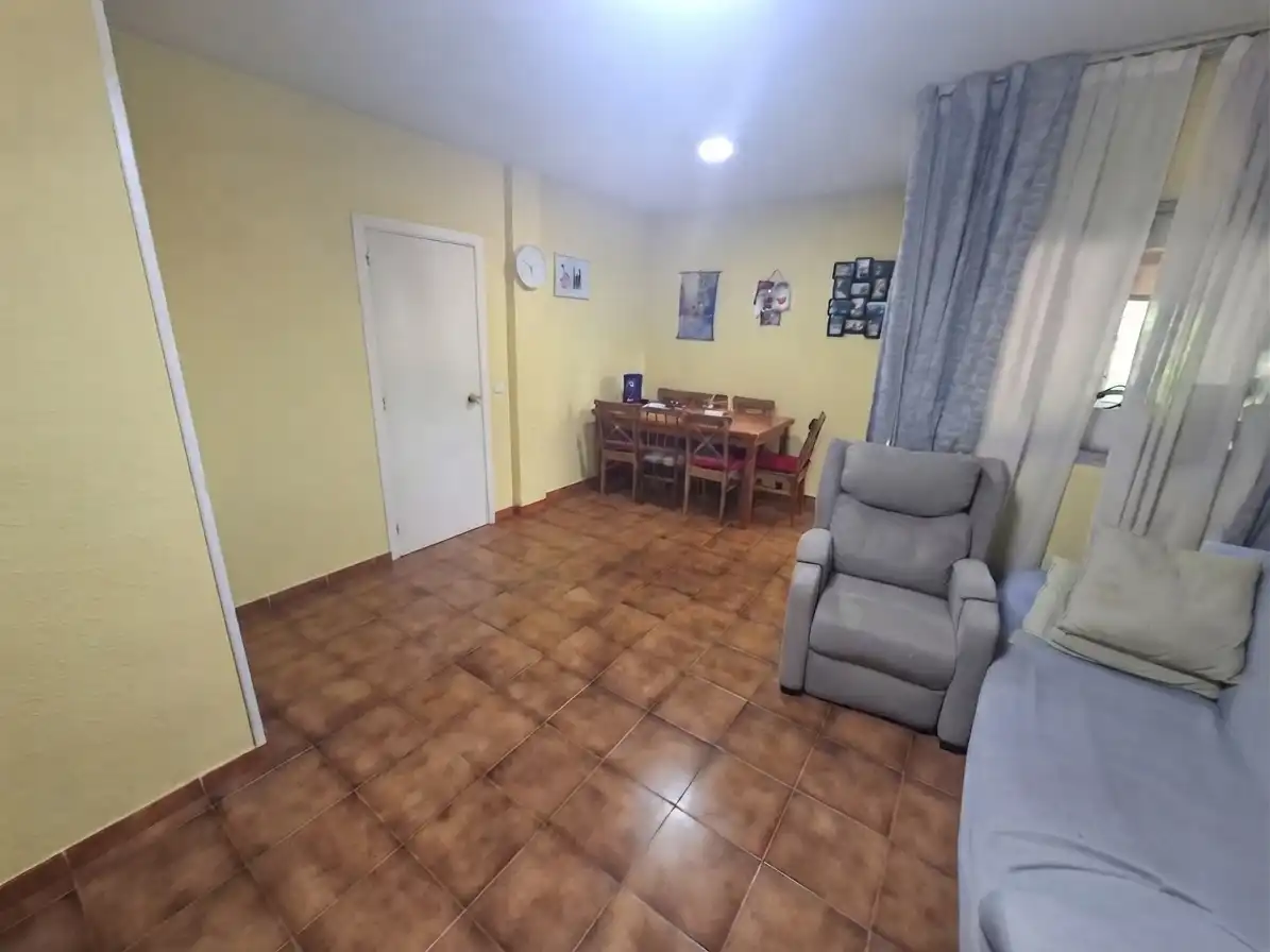 Sala d'estar de Pis en venda en Ciudad Real amb Aire condicionat, Terrassa i Moblat