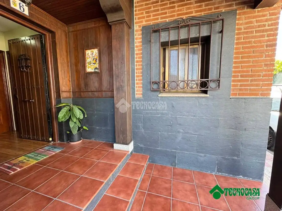 Terrassa de Casa adosada en venda en Gerindote amb Aire condicionat, Calefacció i Jardí privat