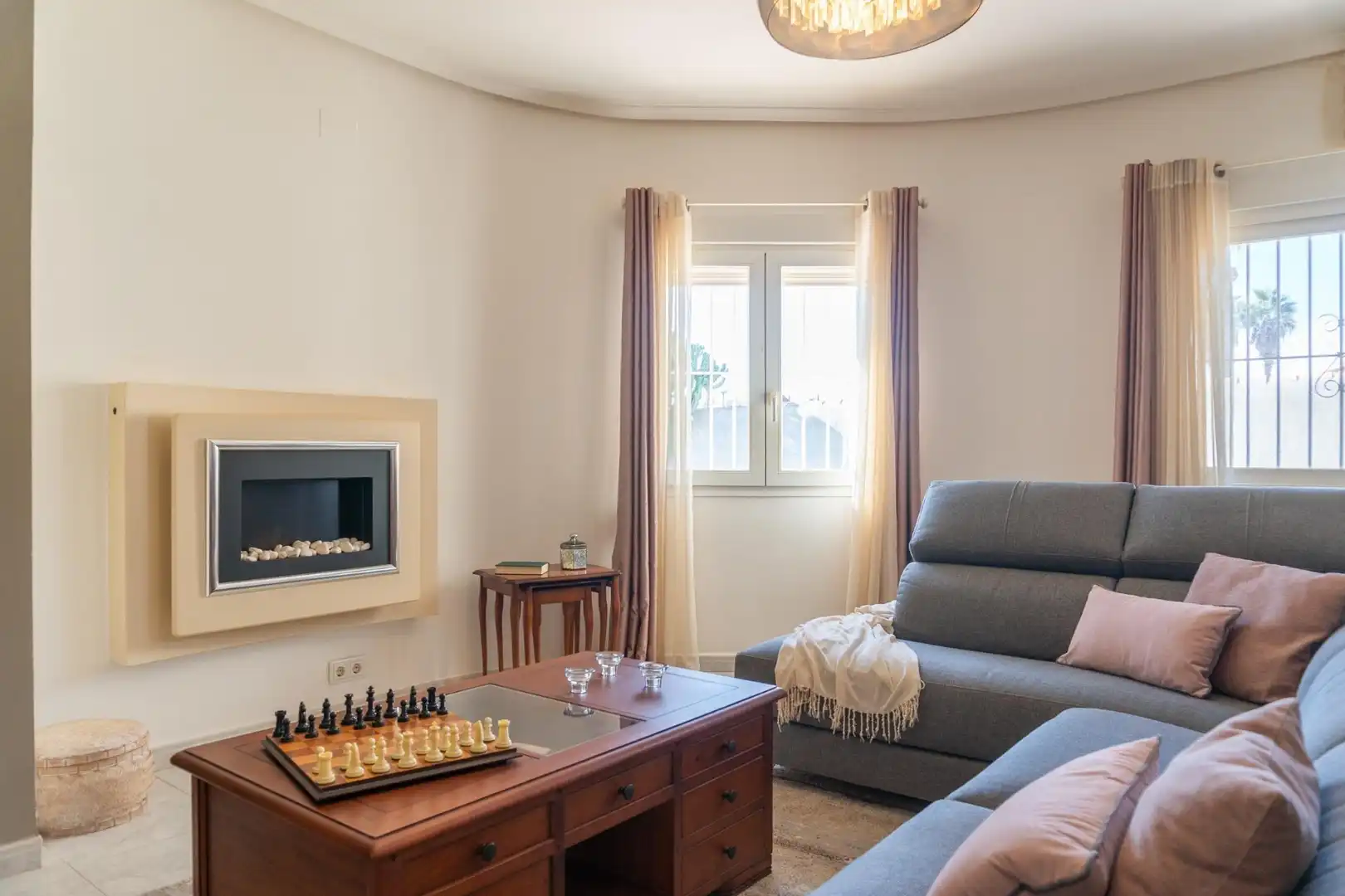 Sala d'estar de Casa o xalet en venda en Orihuela amb Aire condicionat, Calefacció i Jardí privat
